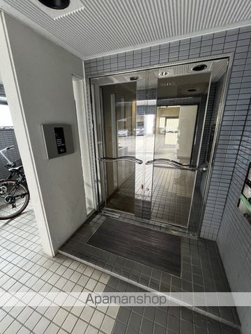 ヴィヴィアン名東本通.の玄関写真