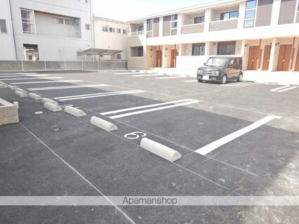 ベネヴォレンテＥ[1LDK/44.18m2]の駐車場