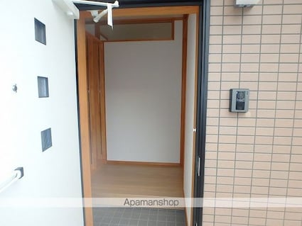 カーサフォレスタ[1R/38m2]の玄関