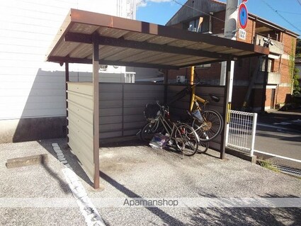 アサヒハイツ[1K/27m2]の駐車場1