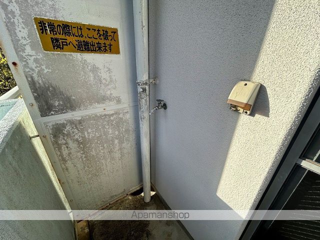ジェネシスIIIの内装写真