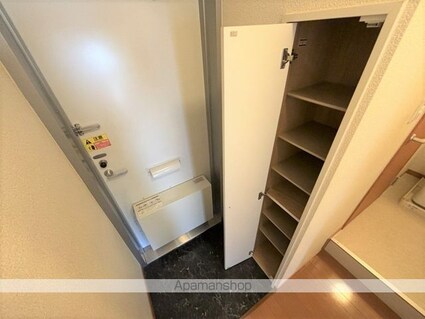 レオパレス瀬戸效範[1K/23.18m2]の玄関