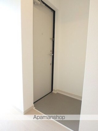 ＡＭＵＳＥ三軒茶屋[1R/18.04m2]の玄関
