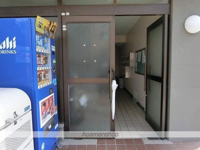 ゼブラビルの玄関写真