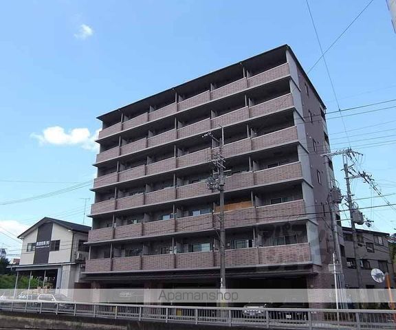 畔勝町マンションの外観写真