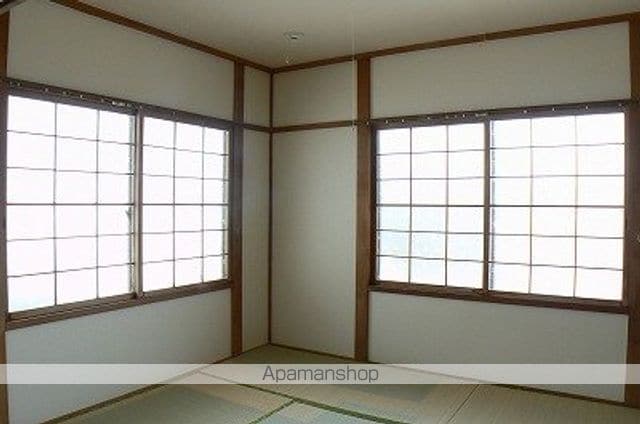 ウエストハイツの外観写真