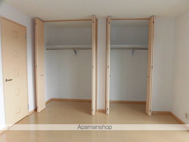 フローラルビレッジ V番館の内装写真