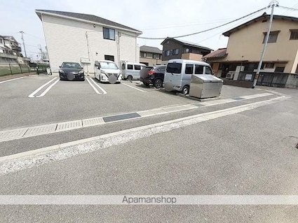 カーサ・ルピナス[1LDK/44.18m2]の駐車場