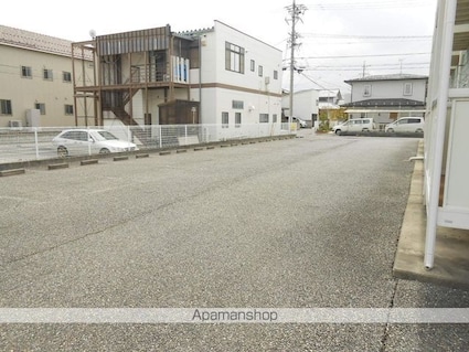 Ｓｕｒｐｌｕｓ　Ｏｎｅアカハネ[1K/28.03m2]の駐車場3