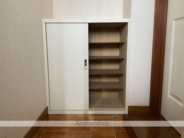 帯広市 2階建 築30年の内装写真