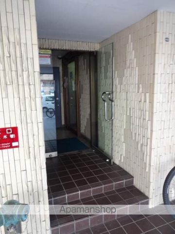 クィーン南5条の玄関写真