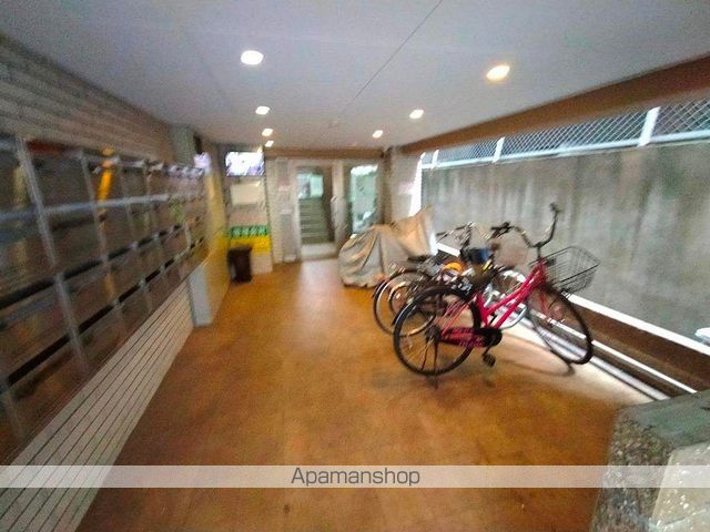 グランディア甲子園の玄関写真