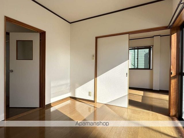 URARAIIの内装写真