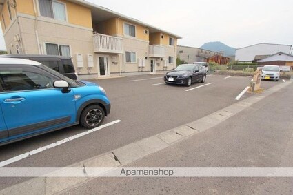 ヴェルナーレ香西東[2DK/50.47m2]の駐車場