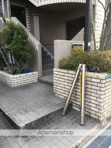ジョージア苦楽園老松Iの玄関写真