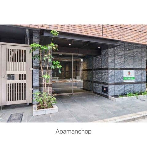 La Perla岩本町の玄関写真
