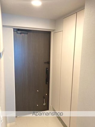 ガーデンクロス東京王子[3LDK/70.09m2]の玄関