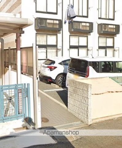 レオパレス西長洲の玄関写真