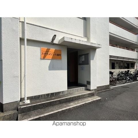 ステラメゾン六番町の玄関写真