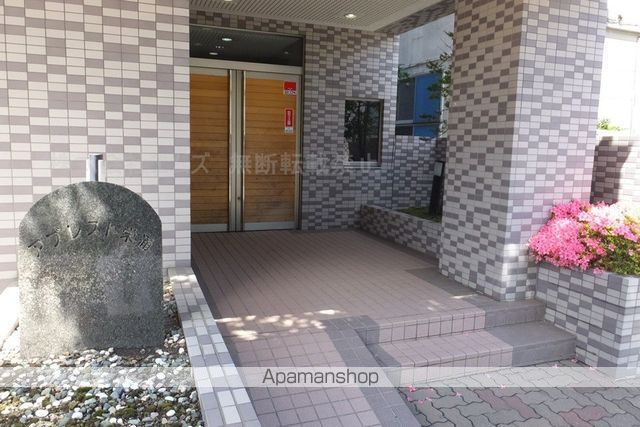 112松井ビルの玄関写真