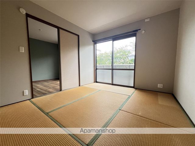 GRC opus 宗方A棟の内装写真