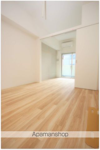 セレニテ堺筋本町プリエの内装写真
