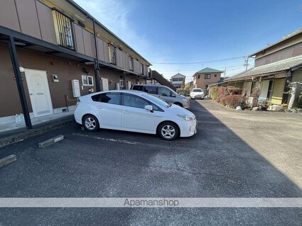 タウニー藤根[2DK/35.4m2]の駐車場