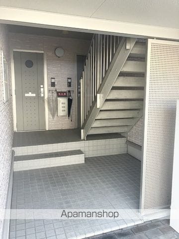 ラ リビエール ヴィラージュIIの玄関写真