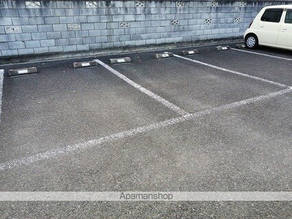 レオパレスドルチェ[2DK/49.68m2]の駐車場