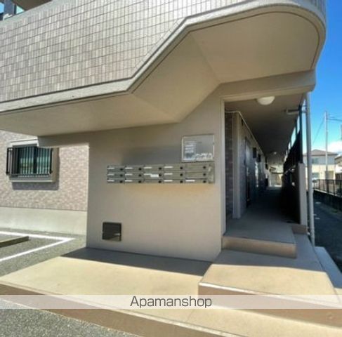 エクセルハイム中島の玄関写真