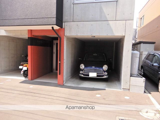 プレミアシティ元町・IIの玄関写真