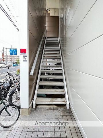 レオパレス赤井ウエストの玄関写真