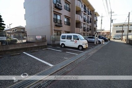 パティエール上本郷[1LDK/57m2]の駐車場