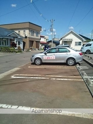 マダムハウス[1K/37.85m2]の駐車場