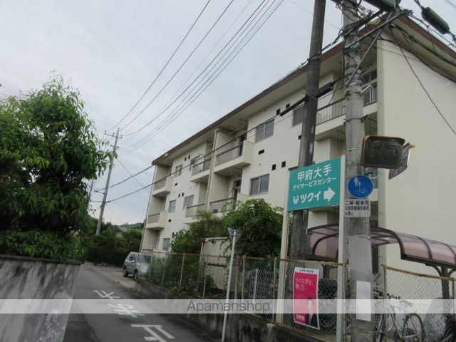 大手マンションA棟の外観写真