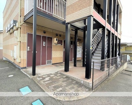 レオパレス城興ケ丘[1K/22.35m2]のエントランス1