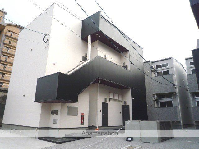 ビラージュ箱崎の玄関写真