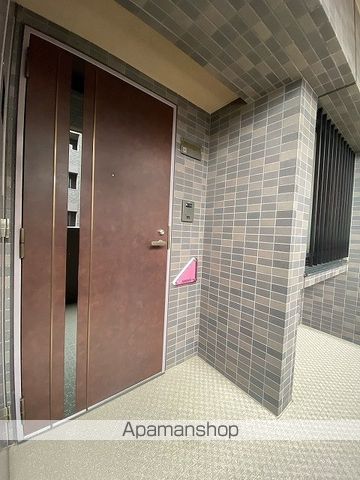 レーベンハイム吉川グランスクエアの玄関写真