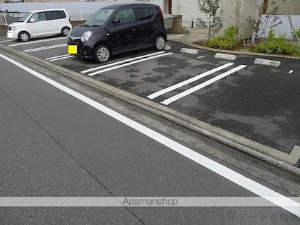 ピュール・ソレイユⅠ[1LDK/35.55m2]の駐車場1