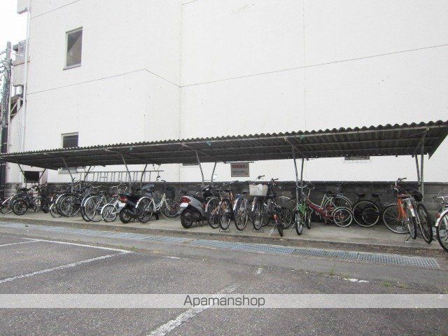 クーフナガノの玄関写真