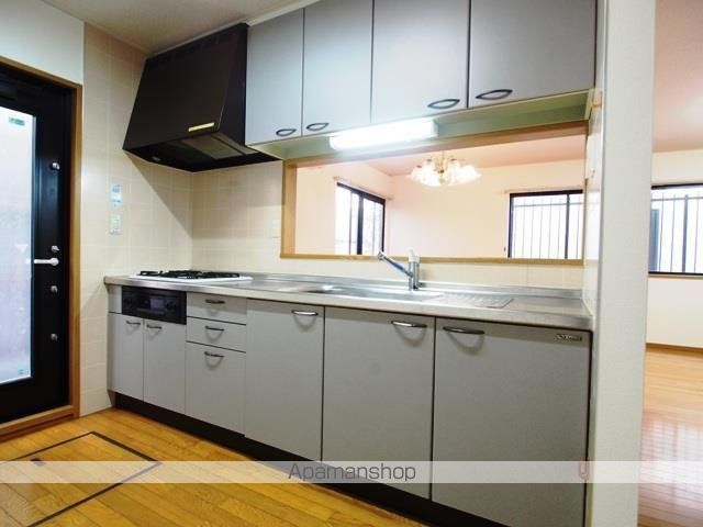 高徳町1丁目戸建の内装写真