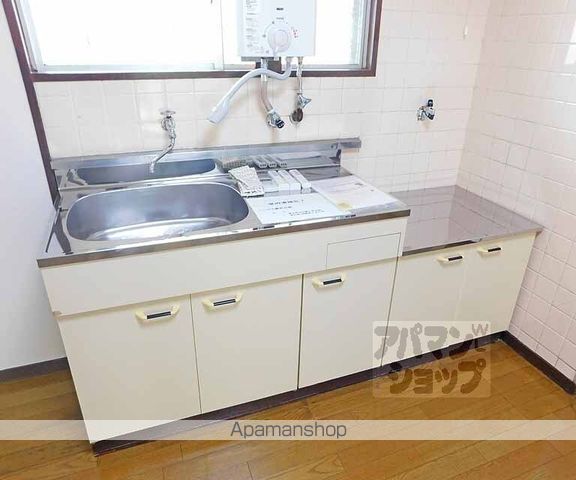 野色マンションの内装写真