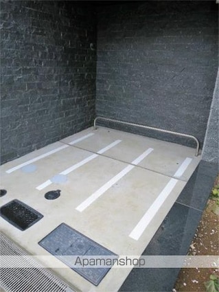 東京都中野区弥生町４丁目[1K/25.8m2]の駐車場