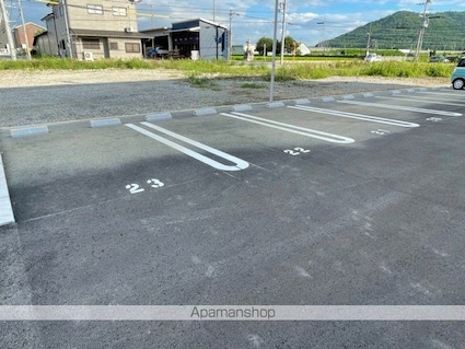 ＬＡ　ＶＩＬＬＡ五個荘Ａ棟[1LDK/46.93m2]の駐車場