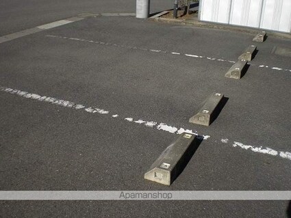 レオパレスコスモス[1K/23.18m2]の駐車場2