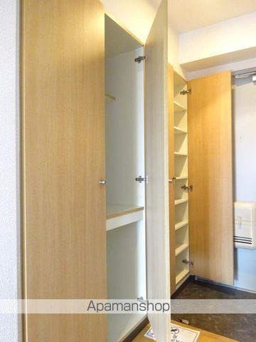 シロスハヤシの内装写真