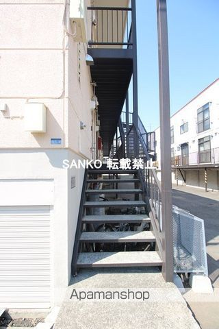 5条マンションA棟の玄関写真