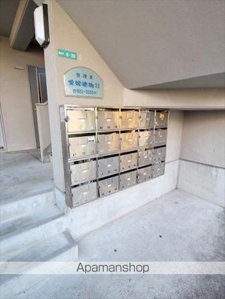 ファミール北代Ⅱ[1K/27.15m2]のエントランス2