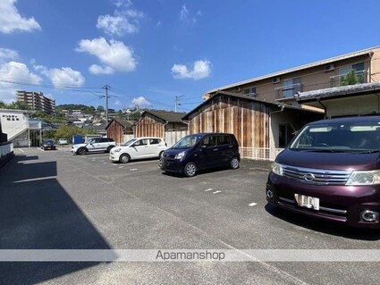 レオパレス秋桜[1K/19.87m2]の駐車場1