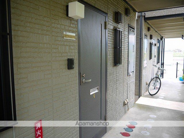ファミールスクエアの玄関写真
